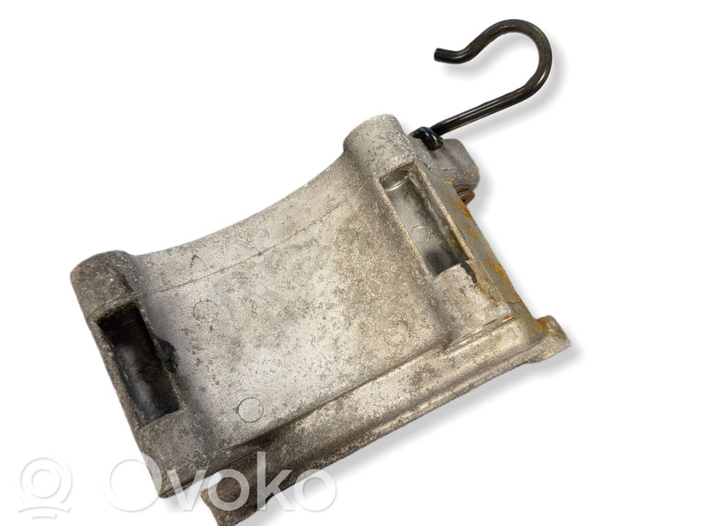 Volkswagen Transporter - Caravelle T4 A/C compressor mount bracket 