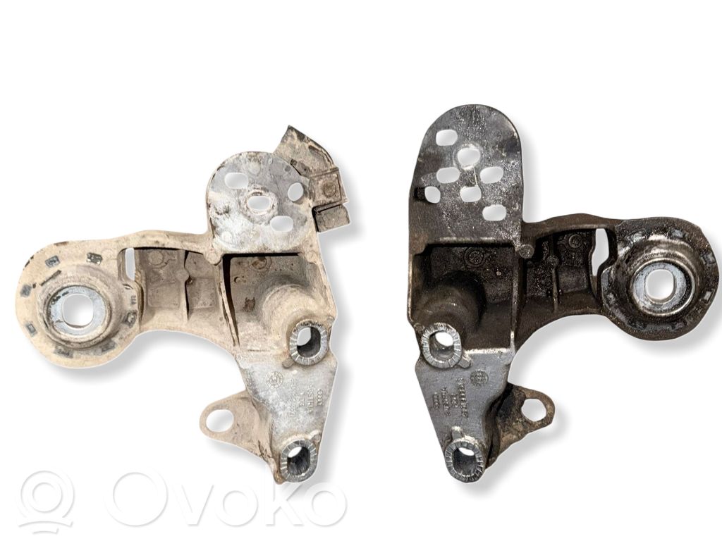 Engine mounting bracket   4B0199351A