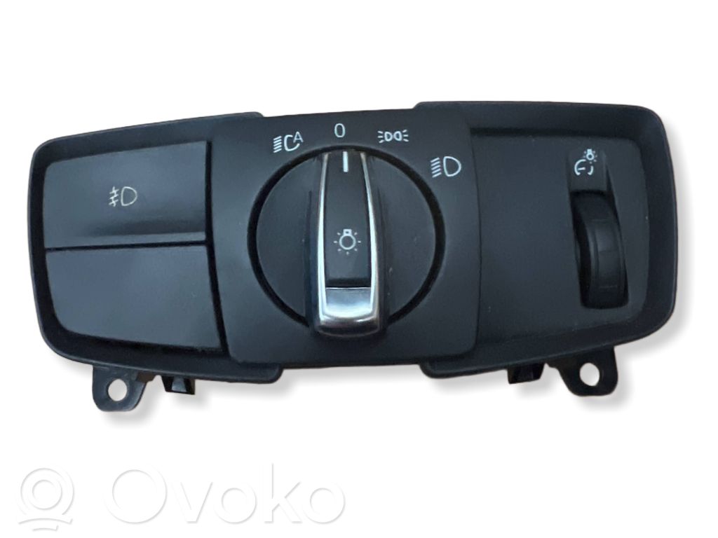 BMW 3 F30 F35 F31 Šviesų jungtukas 