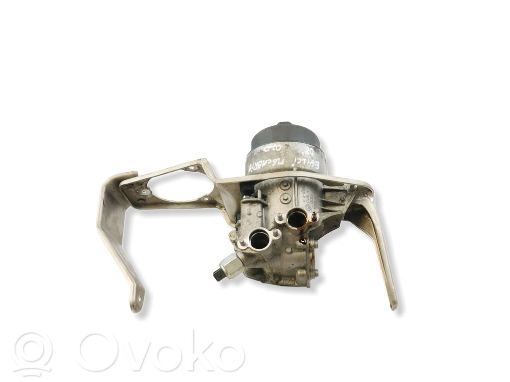 BMW M6 Oil filter mounting bracket 