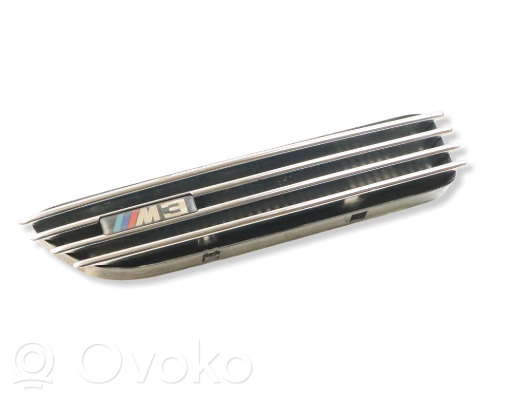 BMW 3 E46 Grille d'aile 
