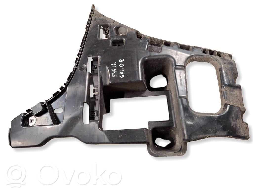 BMW 2 F46 Staffa di rinforzo montaggio del paraurti posteriore 