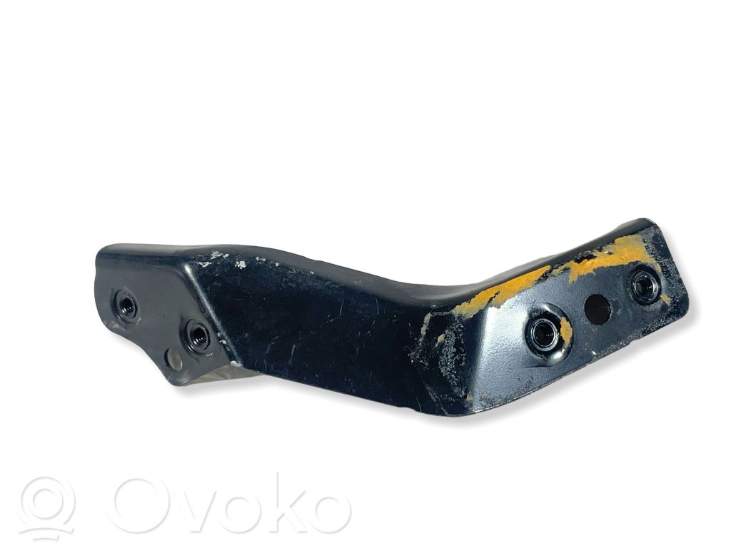 Mercedes-Benz C W204 Front bumper mounting bracket 