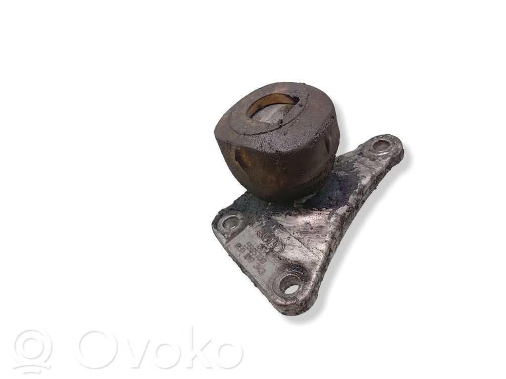 Audi A4 S4 B6 8E 8H Łapa / Mocowanie silnika 