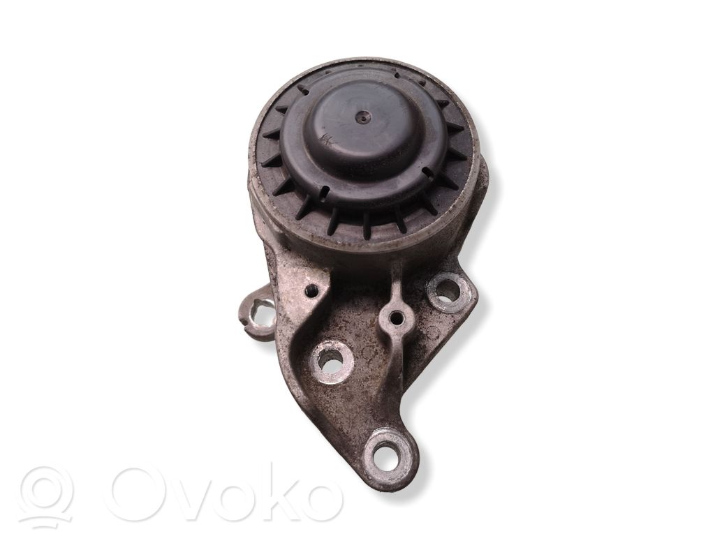 Engine mount bracket   DS736F012GG