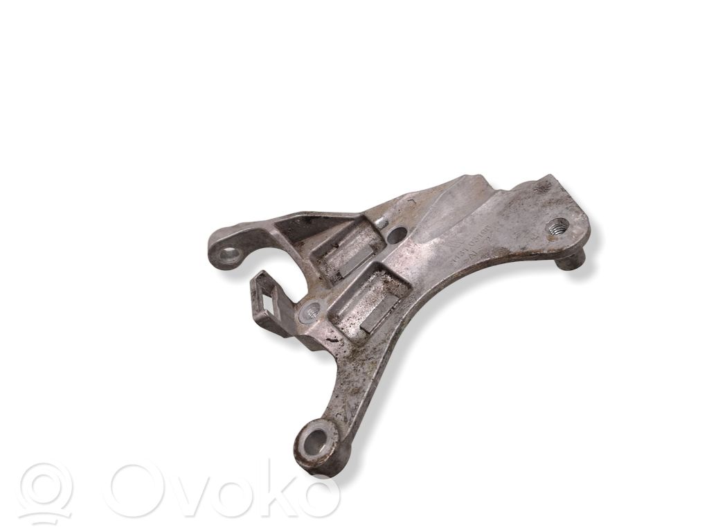 Peugeot 308 Engine mounting bracket 