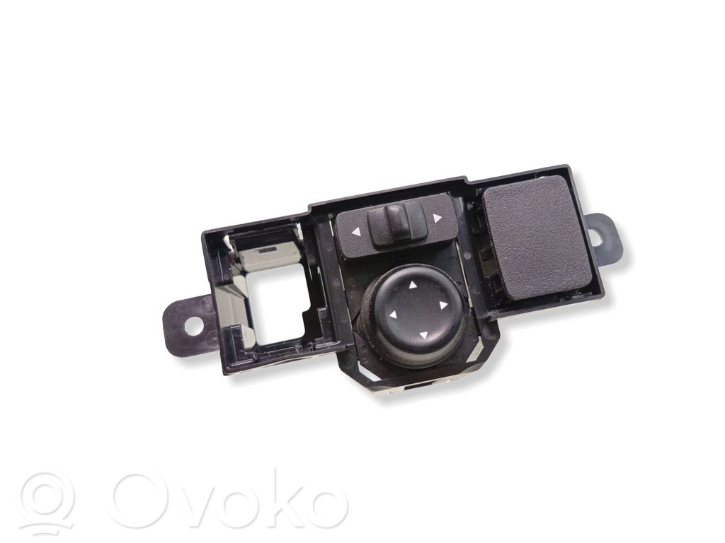 Nissan Note (E12) Wing mirror switch 