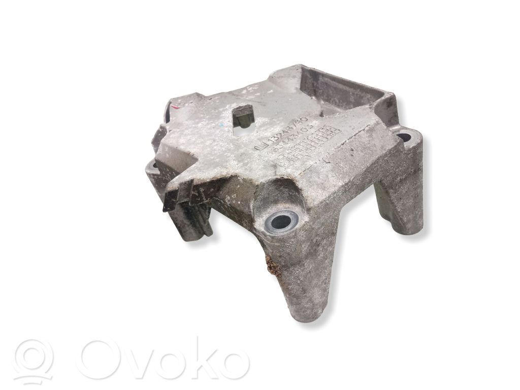 Opel Adam Engine mounting bracket 