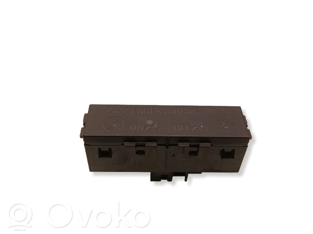 Opel Astra K Passenger airbag on/off switch 
