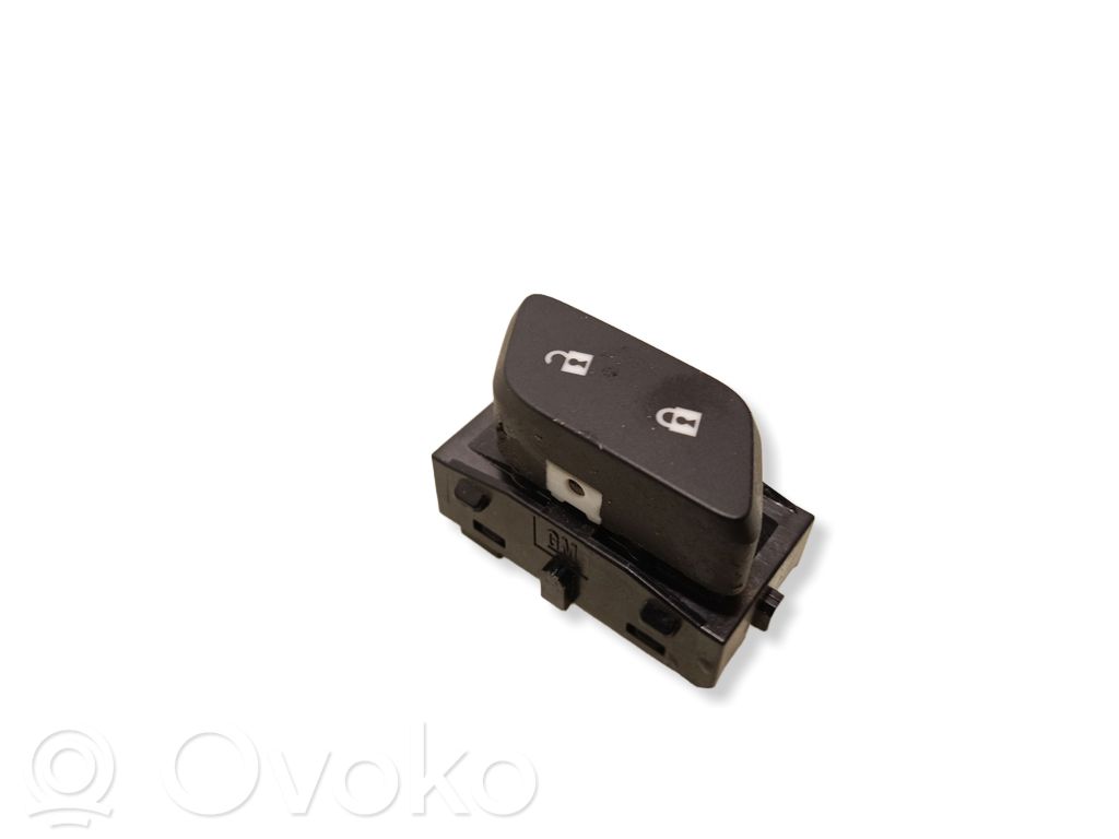 Opel Astra K Central locking switch button 