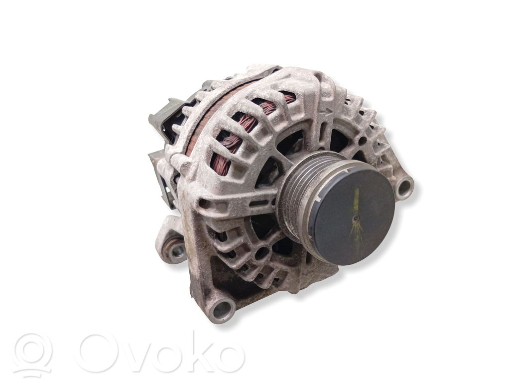 Opel Zafira C Alternator 