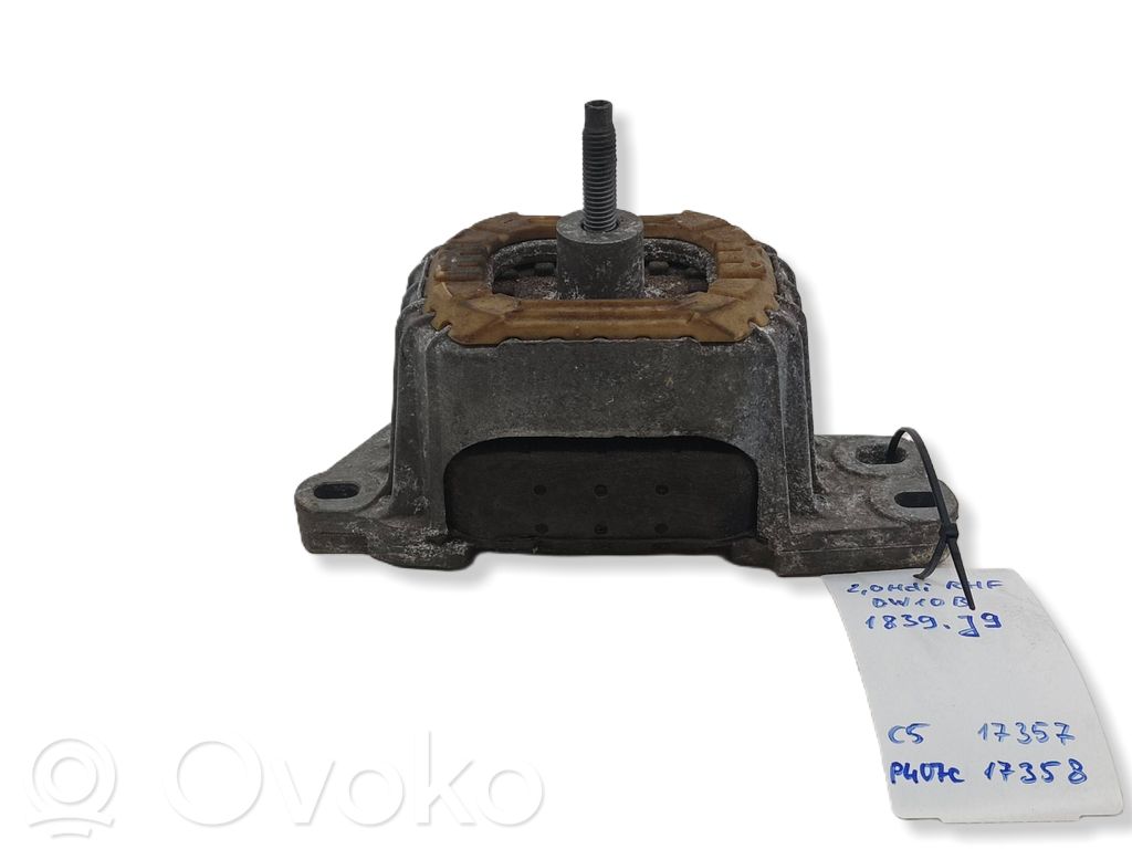Peugeot 407 Engine mount bracket 