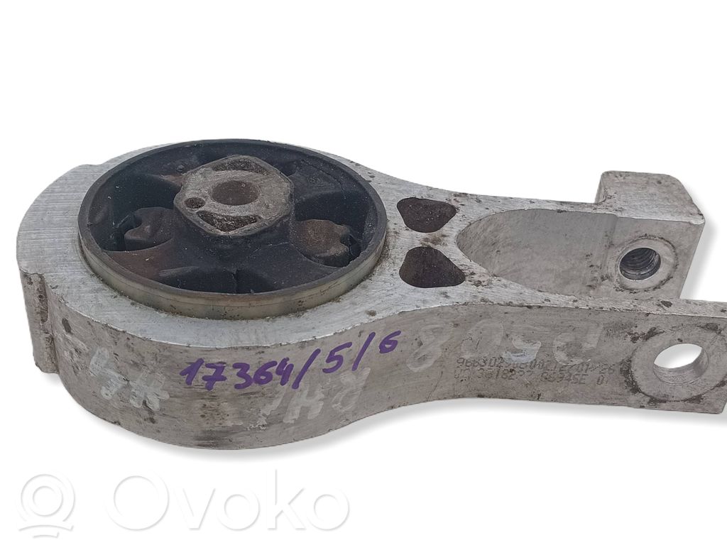 Peugeot 508 Engine mount bracket 