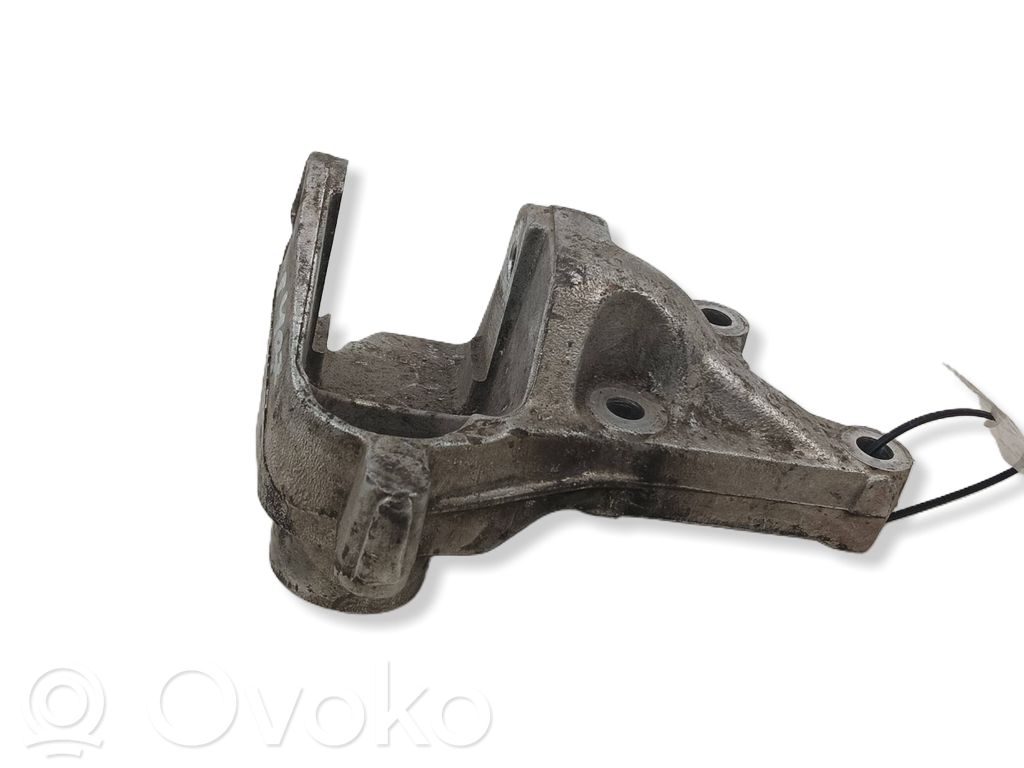 Citroen C5 Engine mounting bracket 