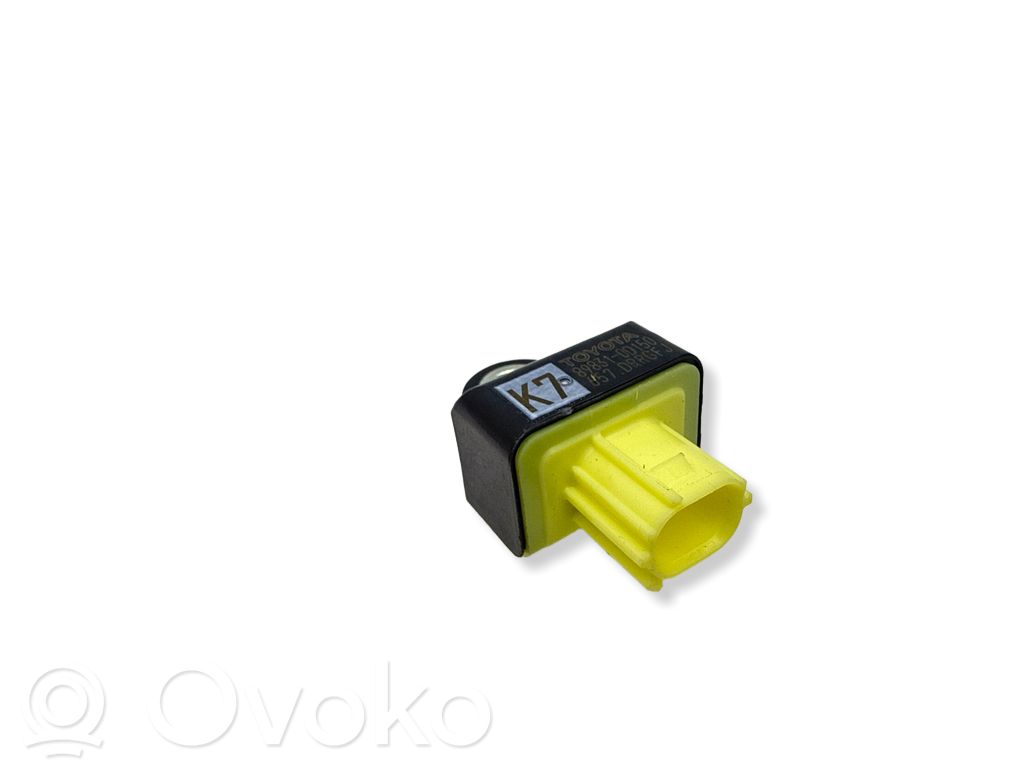 Toyota Yaris XP210 Airbagsensor Crashsensor Drucksensor 