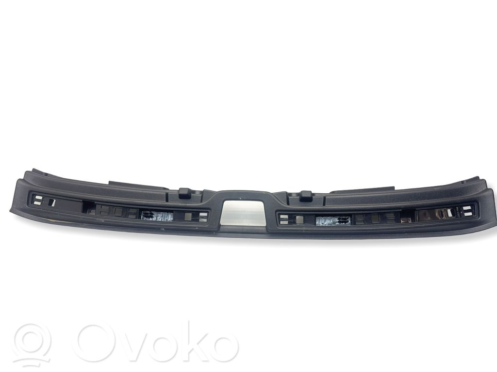 Volvo XC40 Osłona pasa bagażnika 