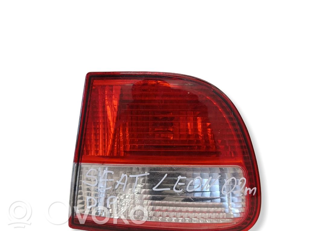 Seat Leon (1M) Aizmugurējais lukturis virsbūvē 