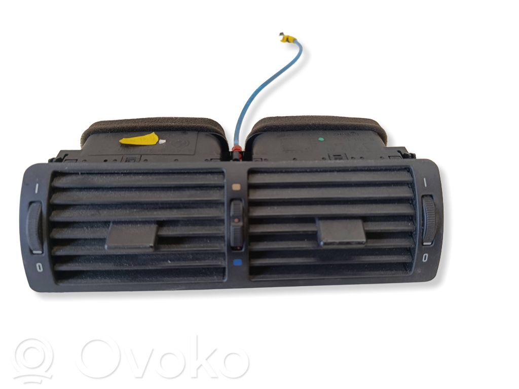 BMW 5 E39 Centrinės oro grotelės 