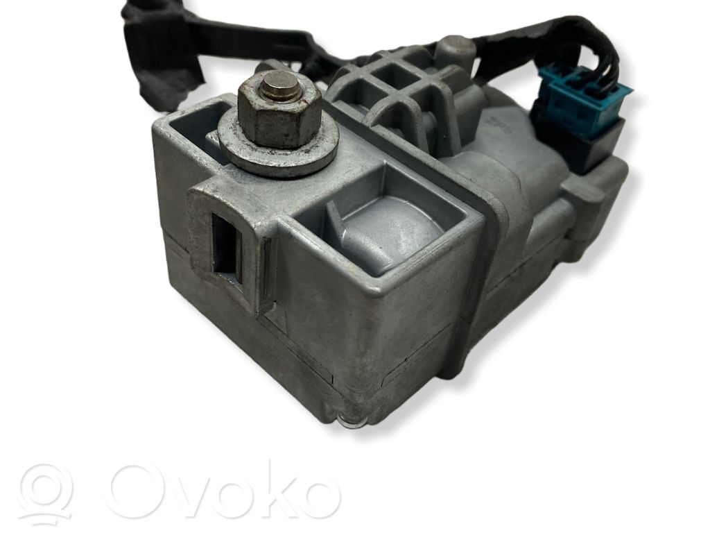 Blokada kolumny kierownicy   05026788AD,041581A,03352410105