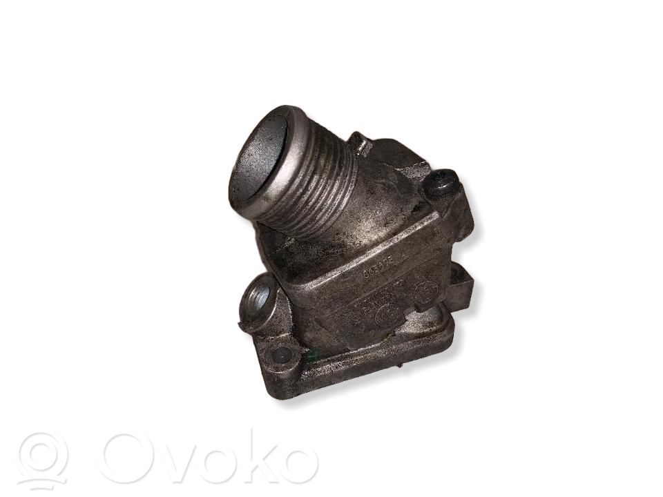 Volvo V70 Termostato korpusas 
