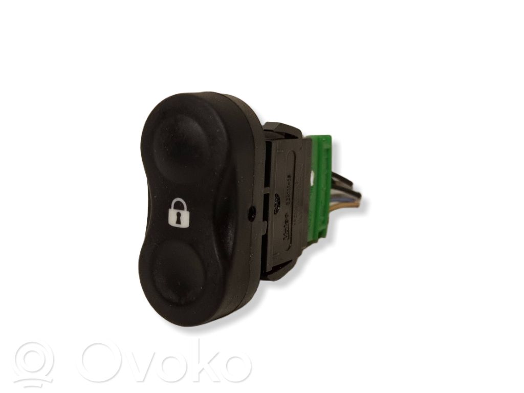 Dacia Duster Central locking switch button 