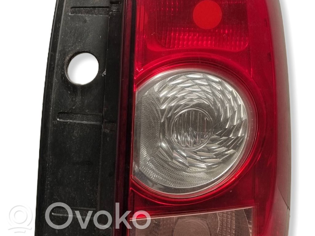 Dacia Duster Galinis žibintas kėbule 