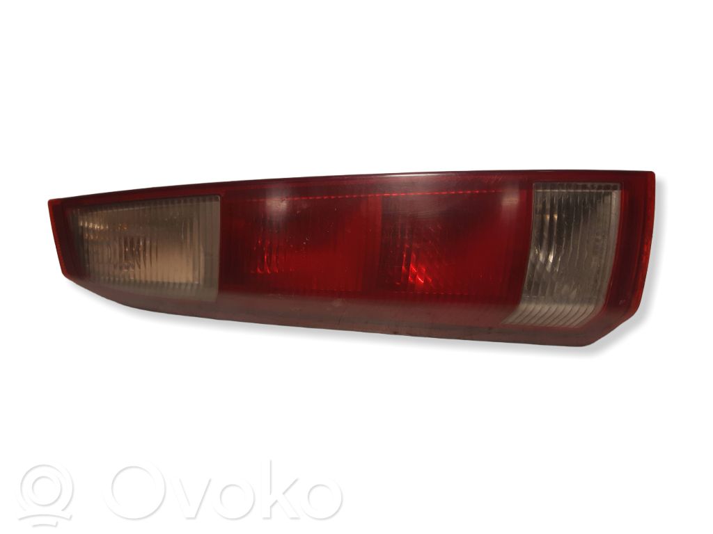 Opel Meriva A Aizmugurējais lukturis virsbūvē 