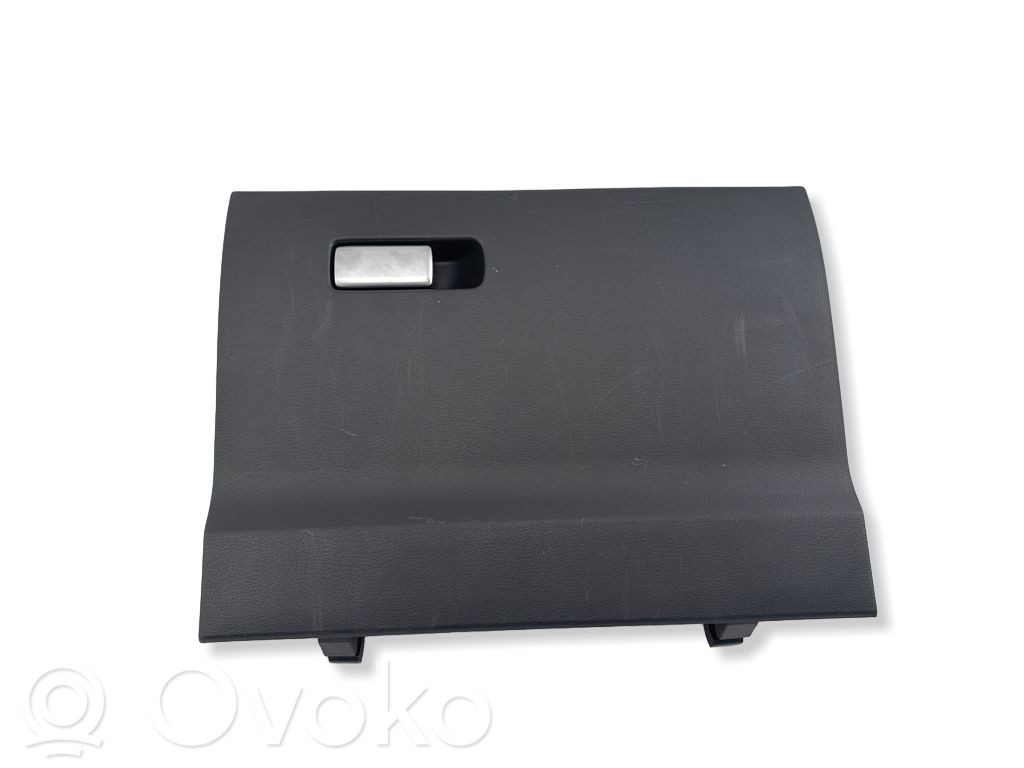 Mazda MX-30 Glove box 