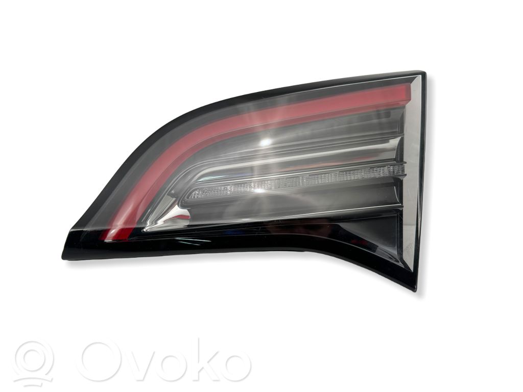 Tesla Model Y Tailgate rear/tail lights 