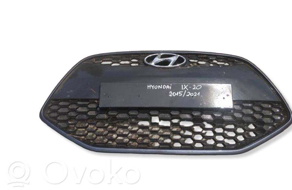 Hyundai ix20 Front bumper upper radiator grill 