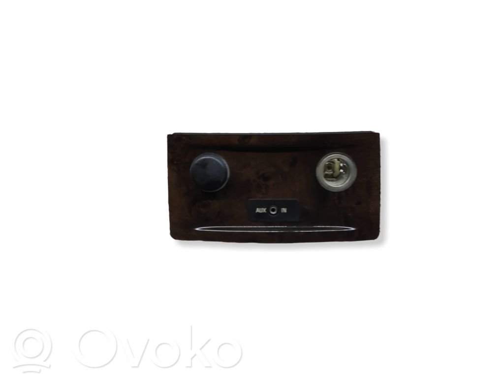 BMW 5 E60 E61 Moldura del mechero trasero 