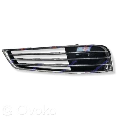 Audi A8 S8 D4 4H Kratka dolna zderzaka przedniego 