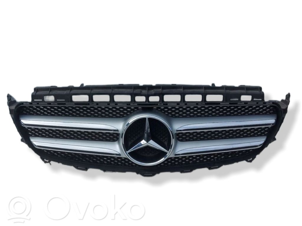 Mercedes-Benz E W213 Etupuskurin ylempi jäähdytinsäleikkö 