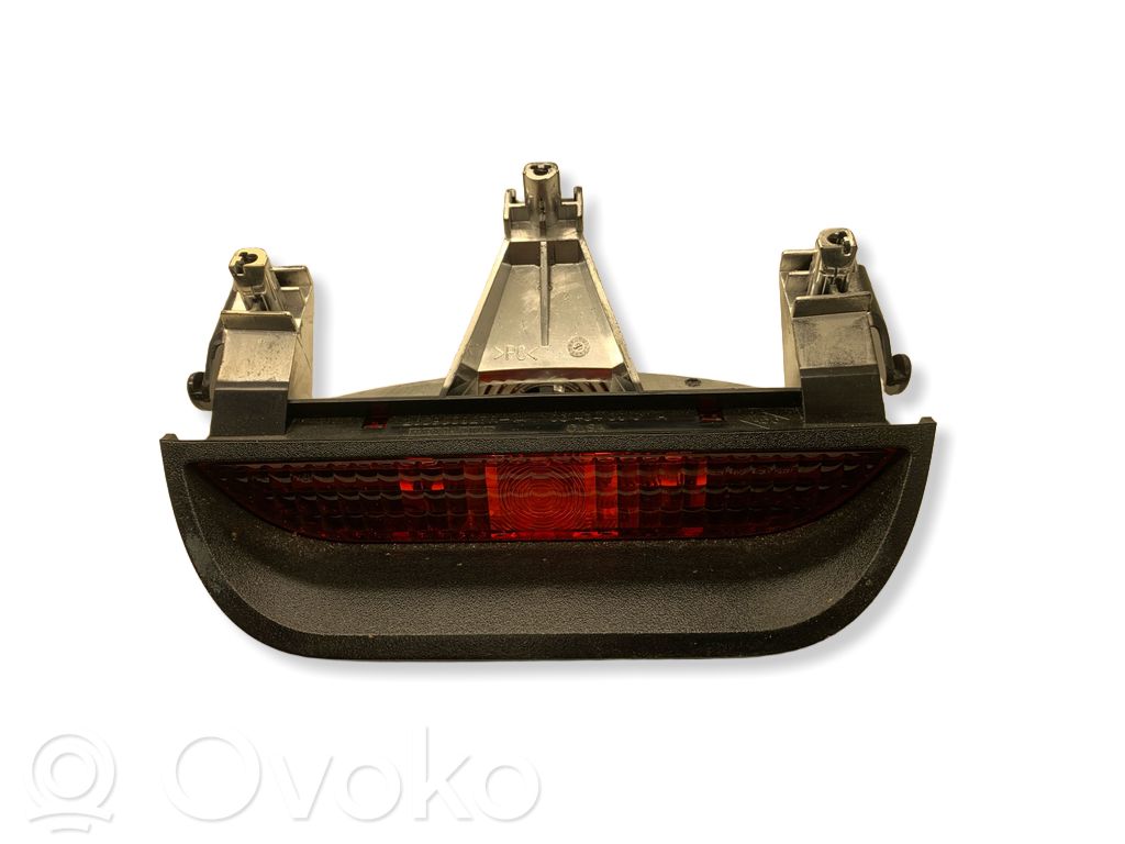 Dacia Duster Third/center stoplight 