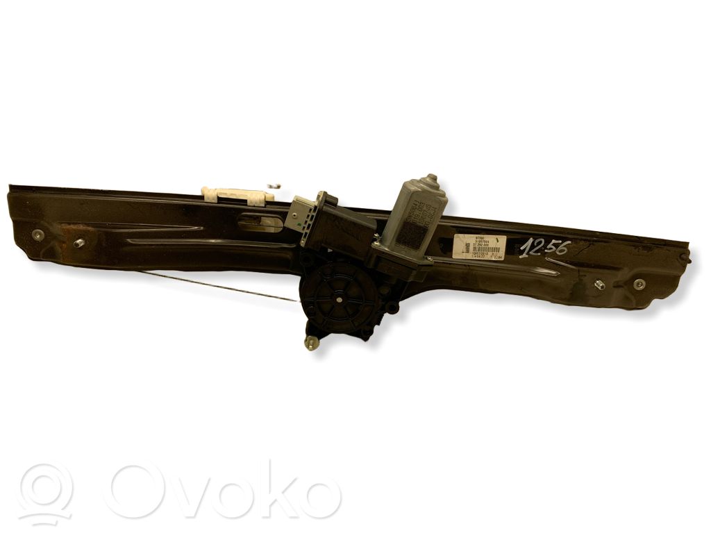 Fiat 500L Rear window lifting mechanism without motor 