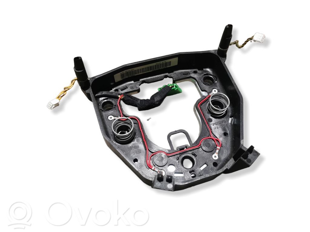 Volvo XC70 Steering wheel buttons/switches 