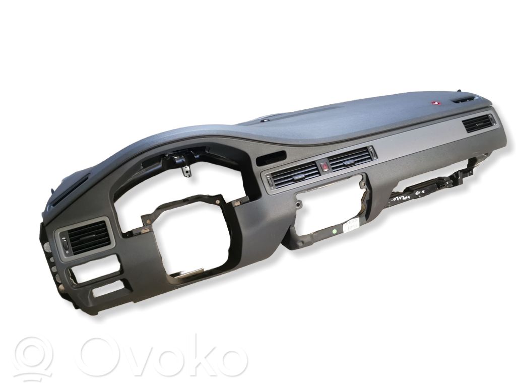 Volvo V70 Панель 
