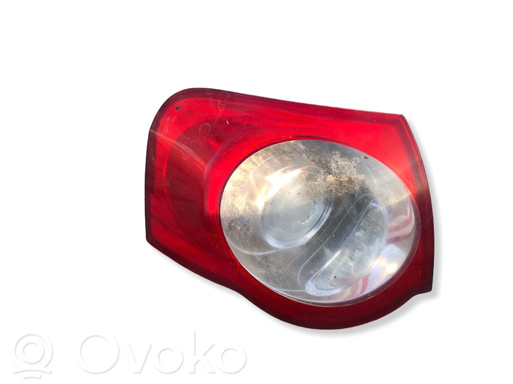 Volkswagen PASSAT B6 Lampa tylna 