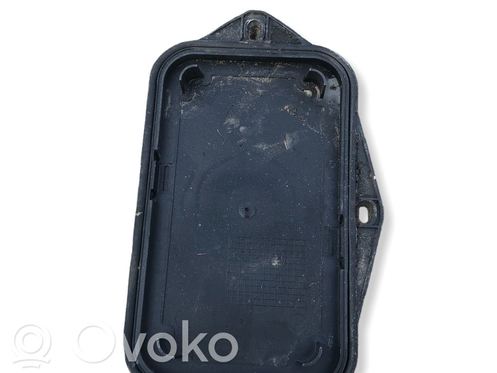 Volkswagen PASSAT B6 Altra parte del vano motore 