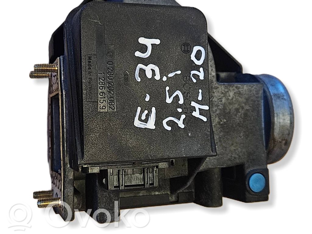 BMW 5 E34 Mass air flow meter 