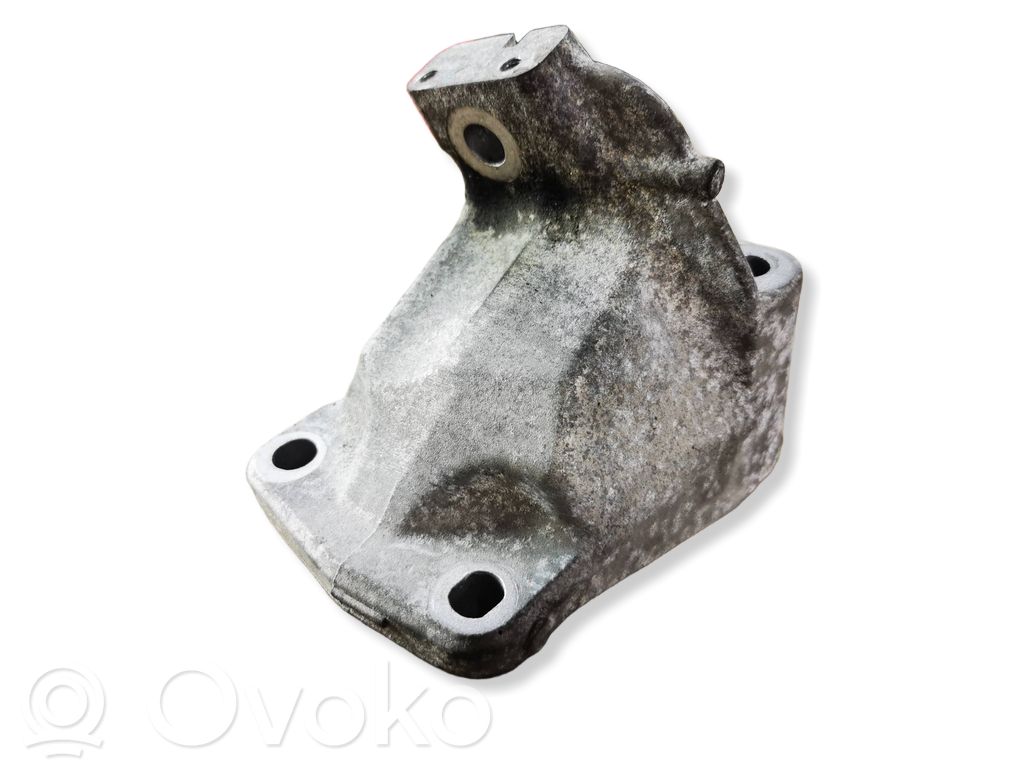 Dodge Durango Engine mounting bracket 