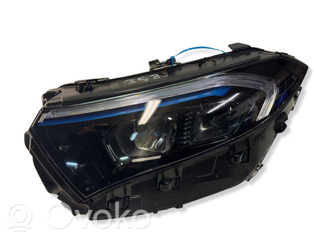 Mercedes-Benz EQA Scheinwerfer 