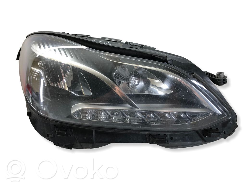 Mercedes-Benz E W212 Lampa przednia 