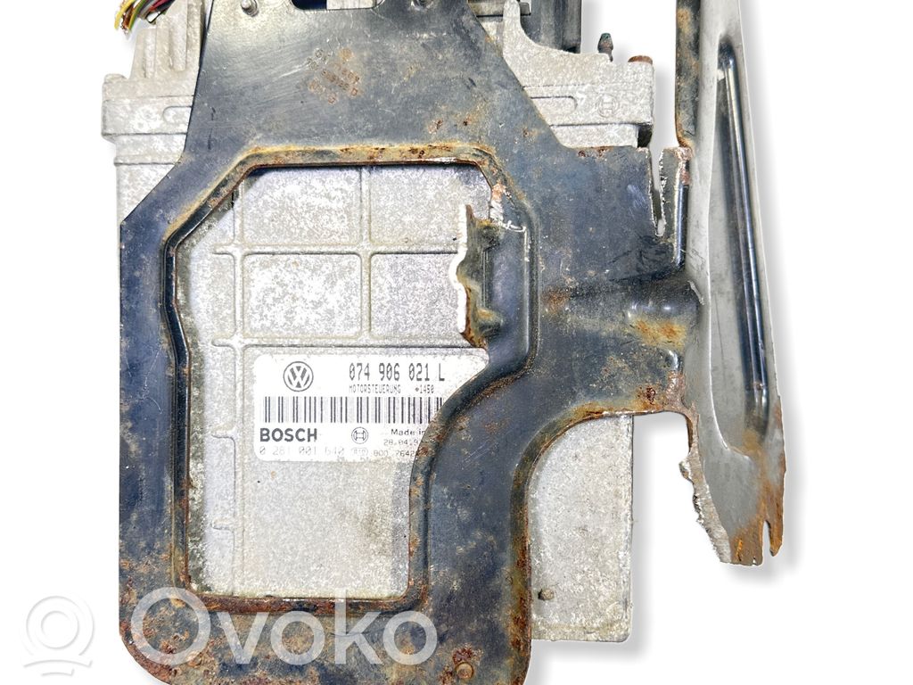 Volkswagen Transporter - Caravelle T4 Engine control unit/module 