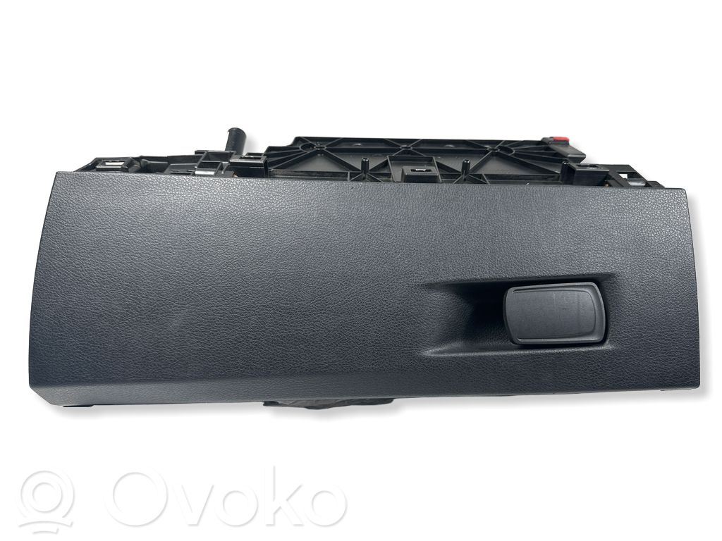 BMW 2 F45 Daiktadėžės (bordačioko) komplektas 