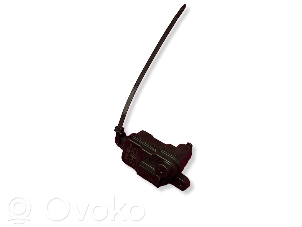 Volkswagen PASSAT B8 Rear glass lock/latch 