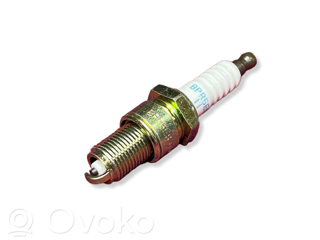 Nissan Sentra B16 Spark plug 