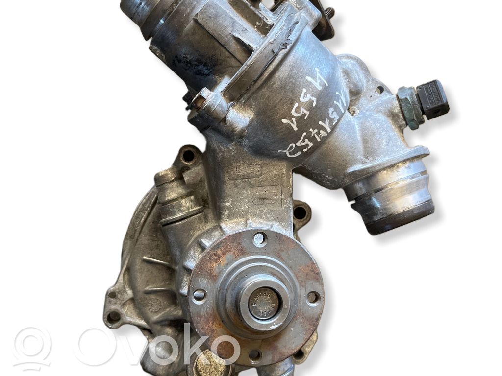 BMW 7 E65 E66 Pompe de circulation d'eau 
