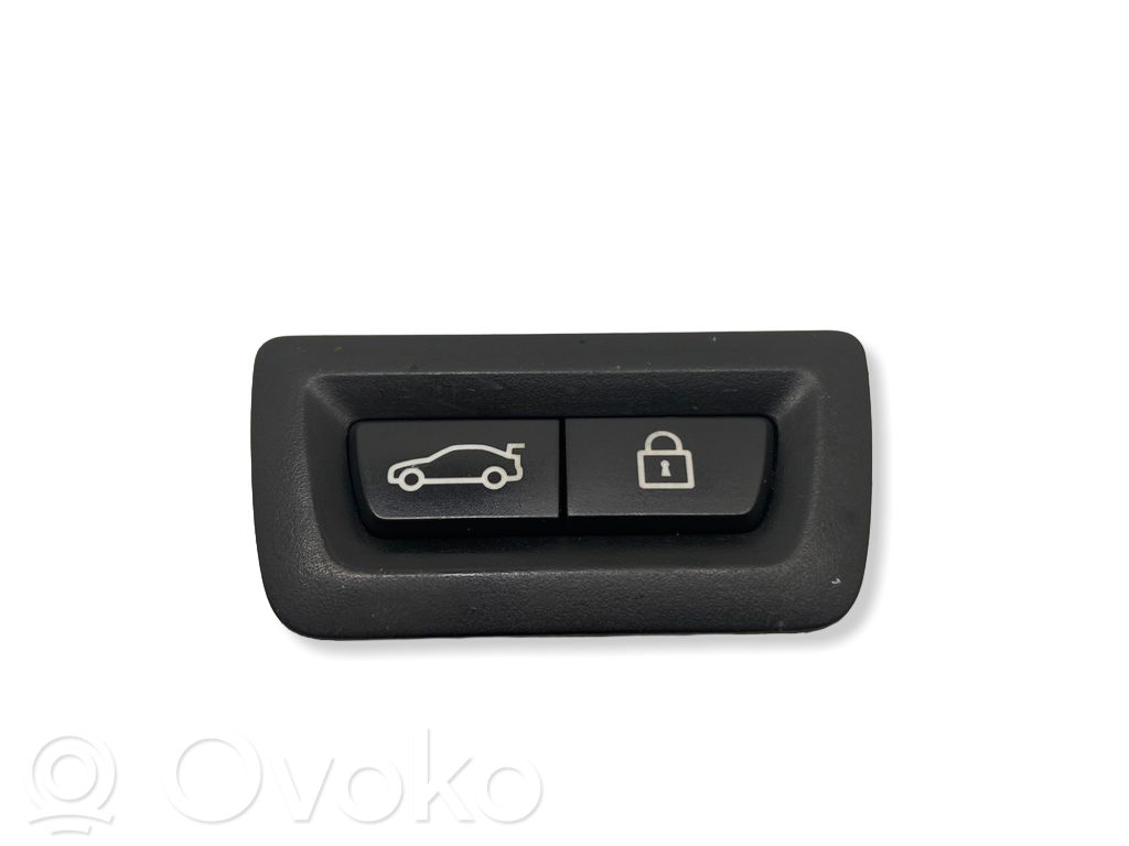 Tailgate/boot open switch button   9275121