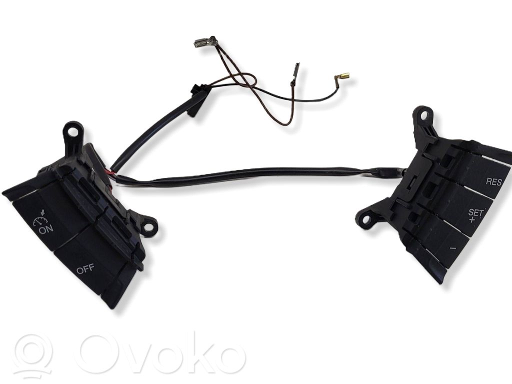 Ford C-MAX I Steering wheel buttons/switches 
